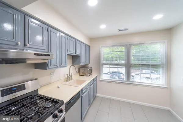 $2,600 | 2055 Pilgrim Drive, Woodbridge, VA 22192