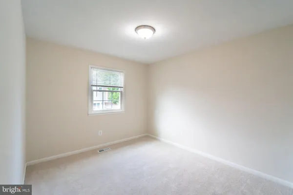 $2,600 | 2055 Pilgrim Drive, Woodbridge, VA 22192