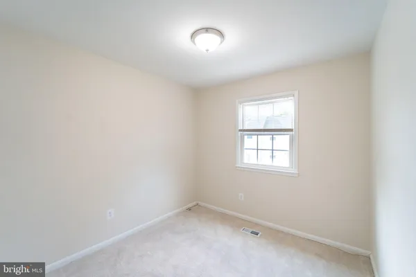 $2,600 | 2055 Pilgrim Drive, Woodbridge, VA 22192