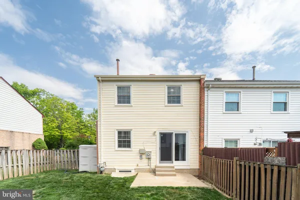 $2,600 | 2055 Pilgrim Drive, Woodbridge, VA 22192