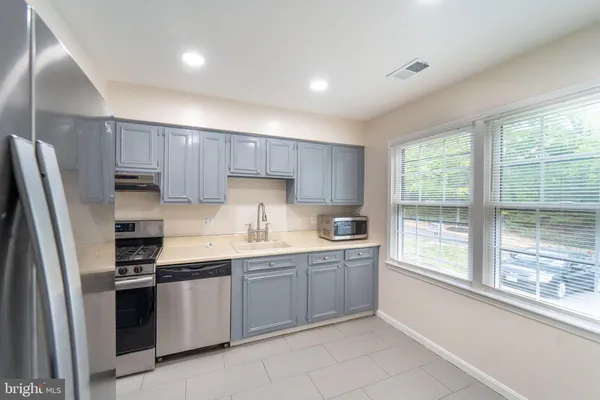 $2,600 | 2055 Pilgrim Drive, Woodbridge, VA 22192