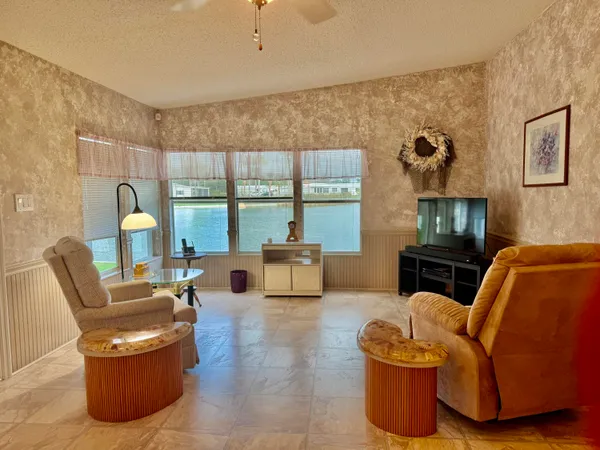 $188,000 | 1704 Southwest 35th Circle, Okeechobee, FL 34974