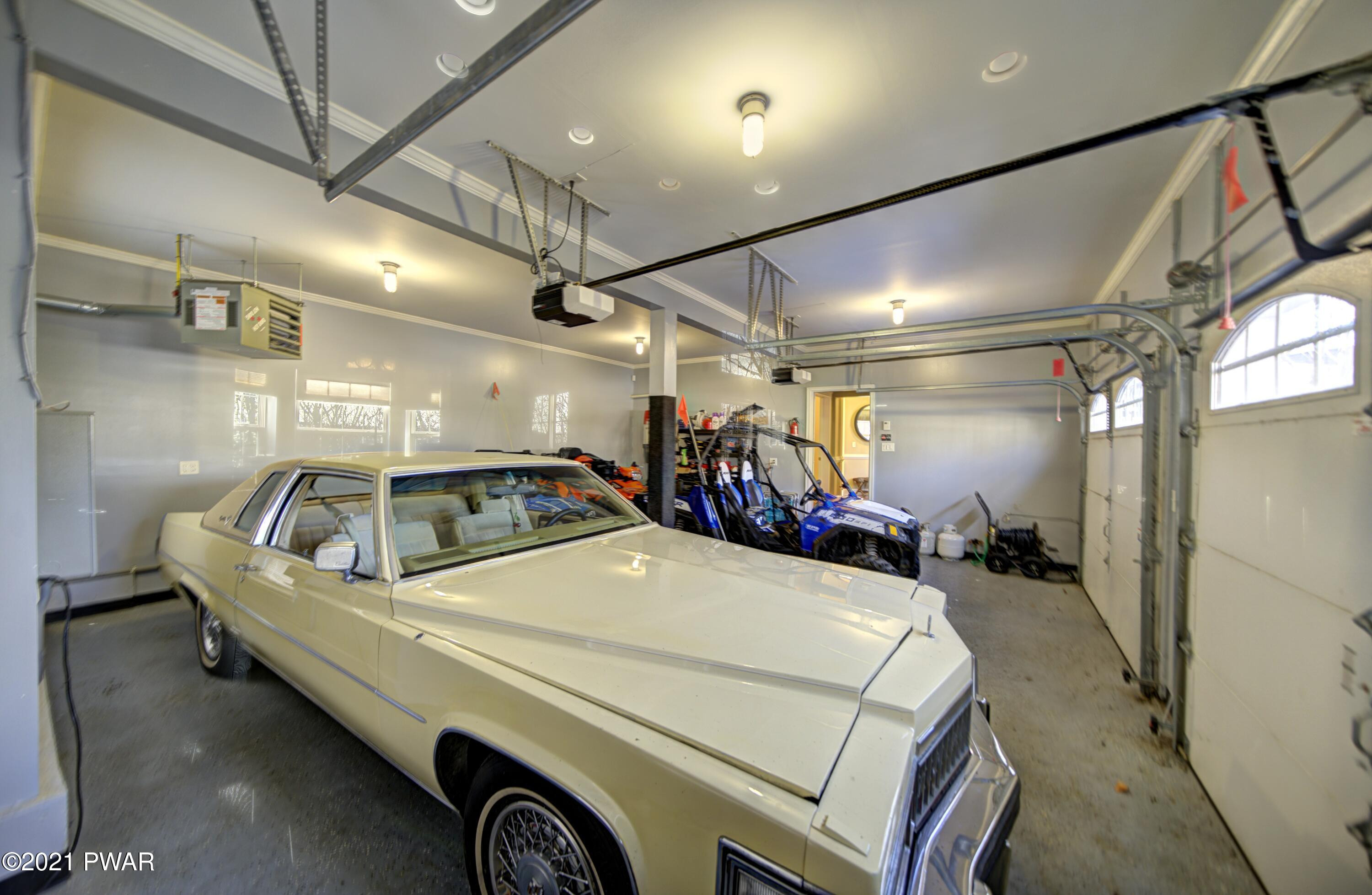320 Lakeview Road Lackawaxen, PA 18435 - Photo 36 of 57 Garage