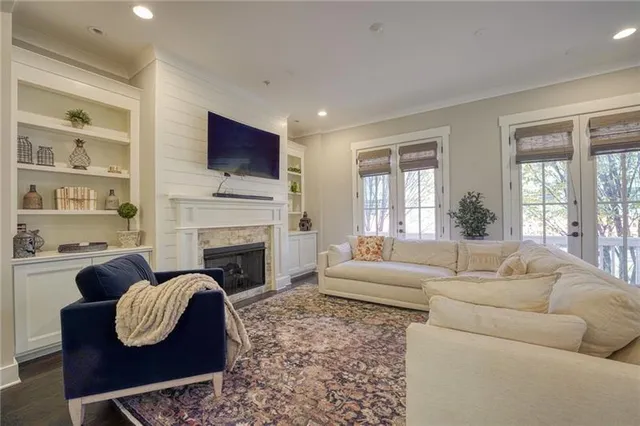 $6,000 | 984 Memorial Walk Southeast, Atlanta, GA 30316