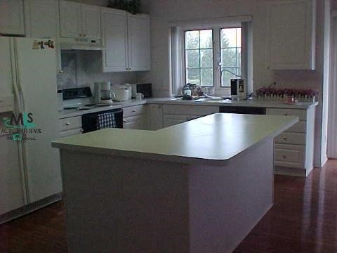 1981 East Beaver Rochester, MI 48307 - Photo 3 of 9 796695-2.JPG