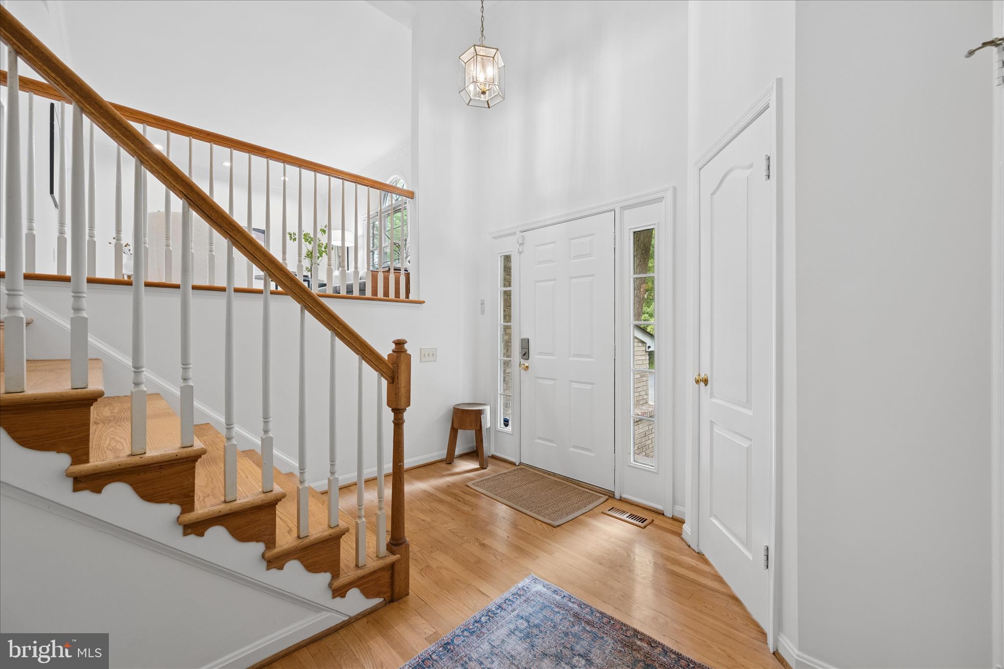 8900 Ellsworth Court Silver Spring, MD 20910 - Photo 22 of 86 Soaring ceilings