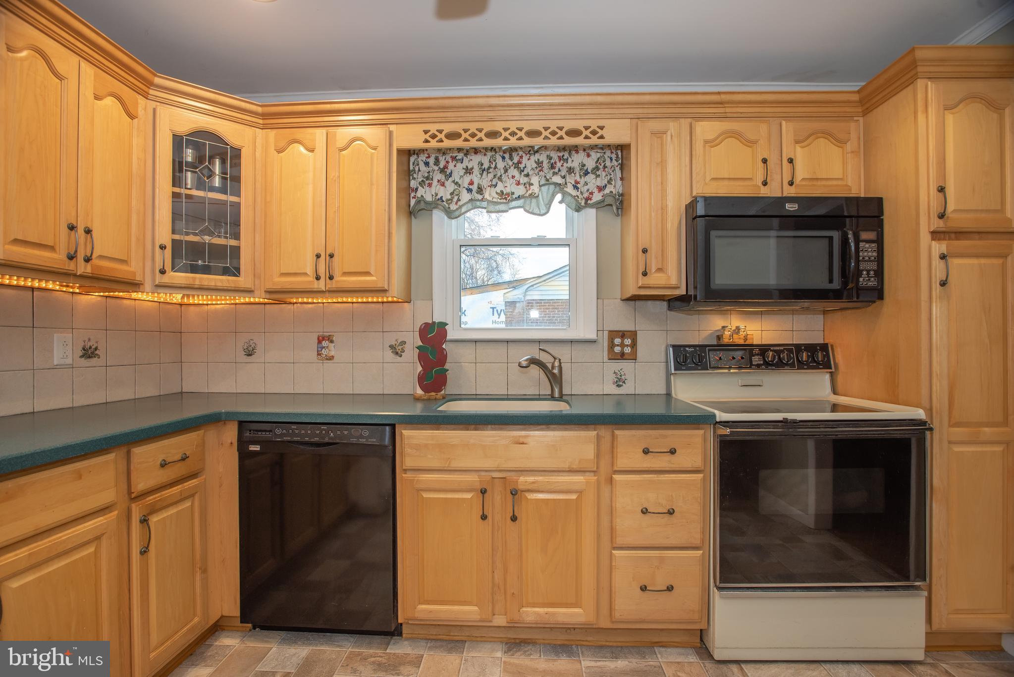 215 Taylor Road Wilmington, DE 19804 - Photo 12 of 38 Gallery Image 12