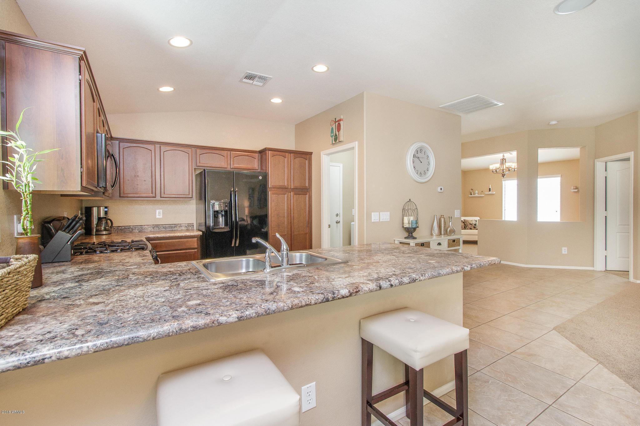 4206 East Bonanza Road Gilbert, AZ 85297 - Photo 7 of 38 7) KITCHEN