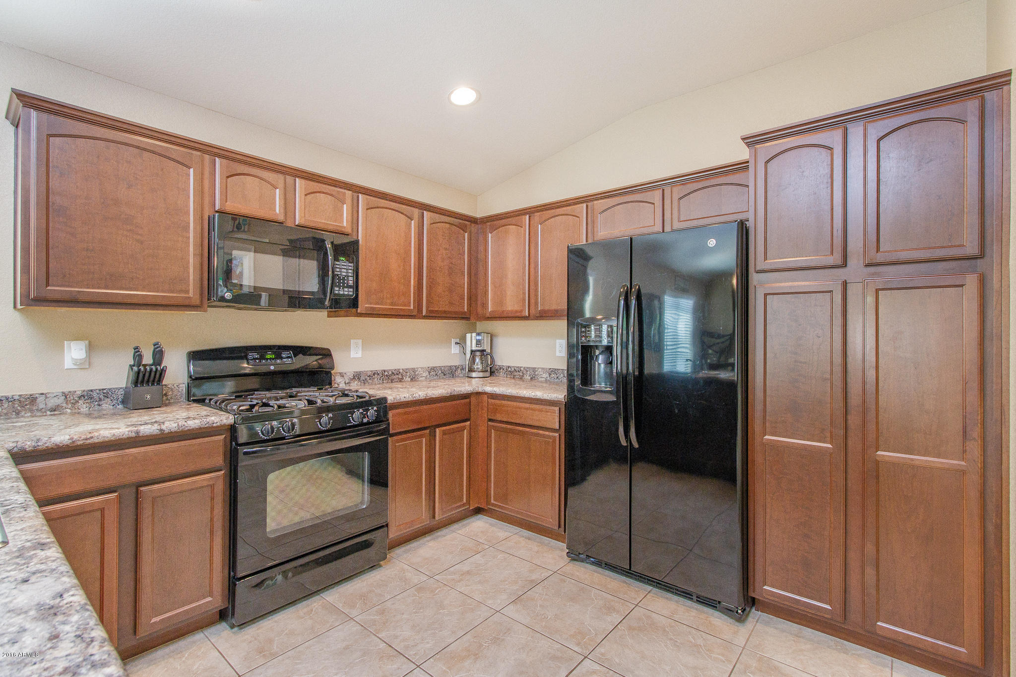 4206 East Bonanza Road Gilbert, AZ 85297 - Photo 9 of 38 9) KITCHEN