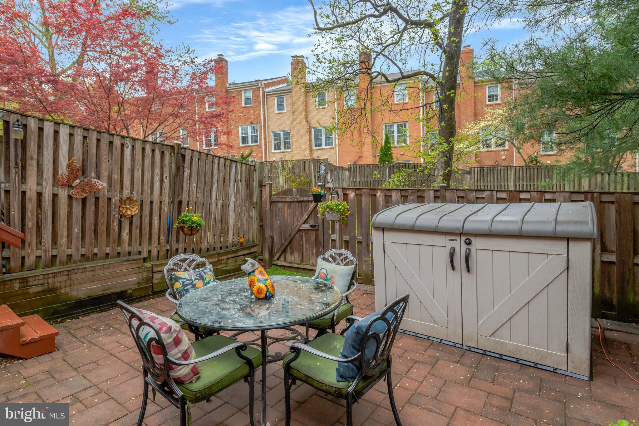 7416 Timberock Road Falls Church, VA 22043 - Photo 51 of 54 Great Space to Relax, Dine and Entertain