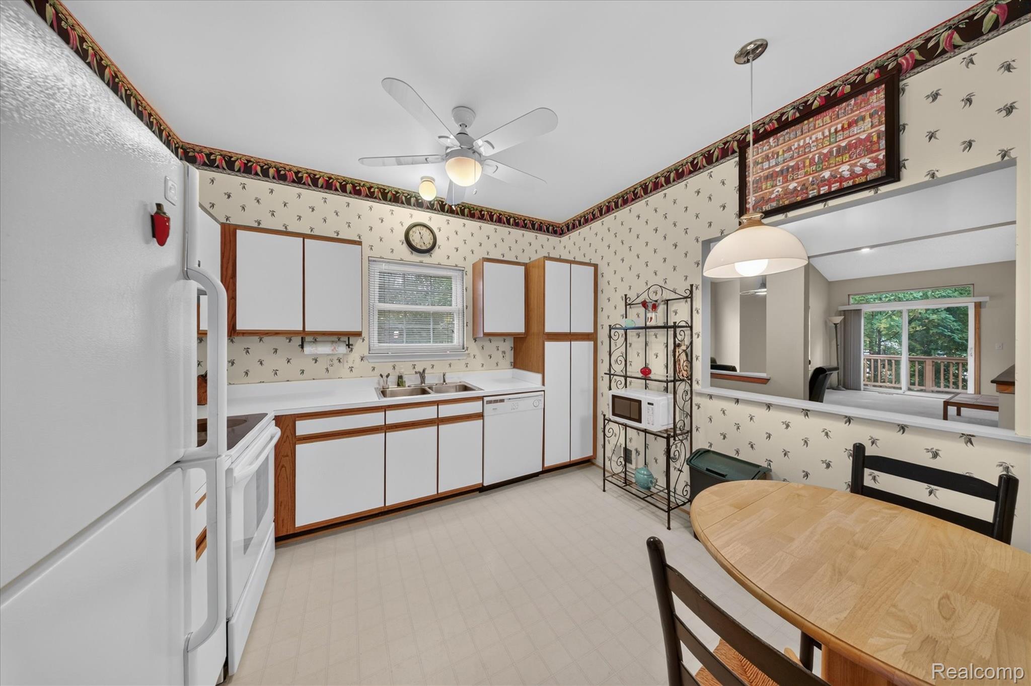 30900 Jasper Ridge Novi, MI 48377 - Photo 8 of 45 Spacious kitchen open to entryway