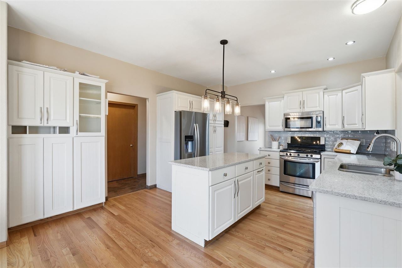 3256 Meadow Ridge Road Northeast Solon, IA 52333 - Photo 12 of 69 Gallery Image 12