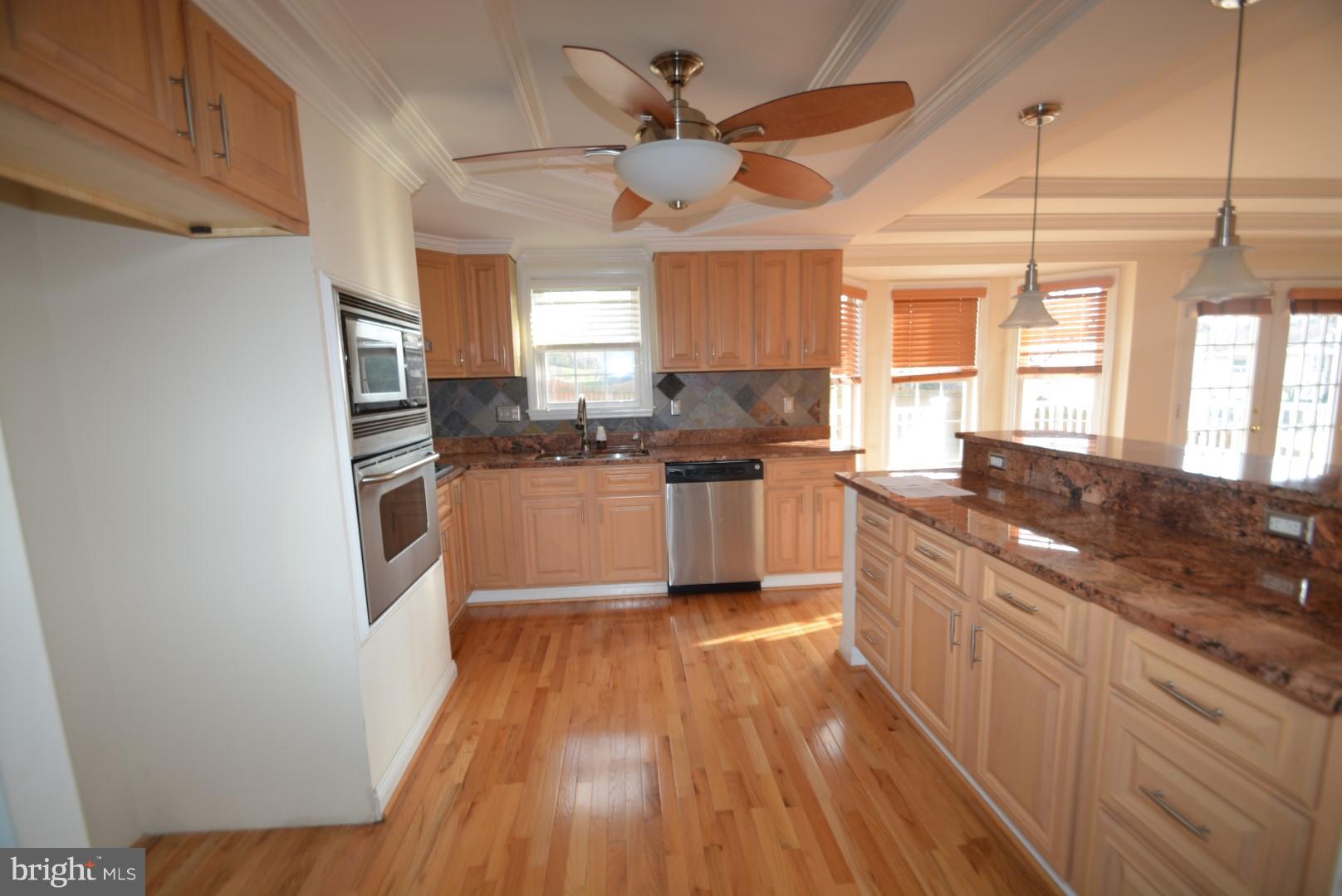3637 Hineline Road Baltimore, MD 21229 - Photo 9 of 25 Kitchen