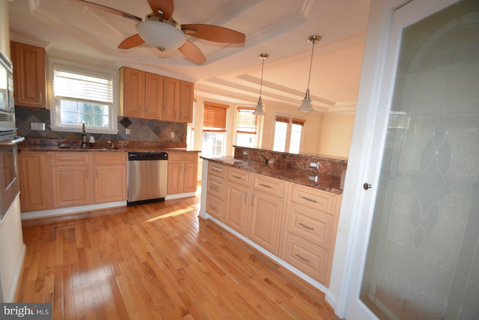 3637 Hineline Road Baltimore, MD 21229 - Photo 10 of 25 Kitchen