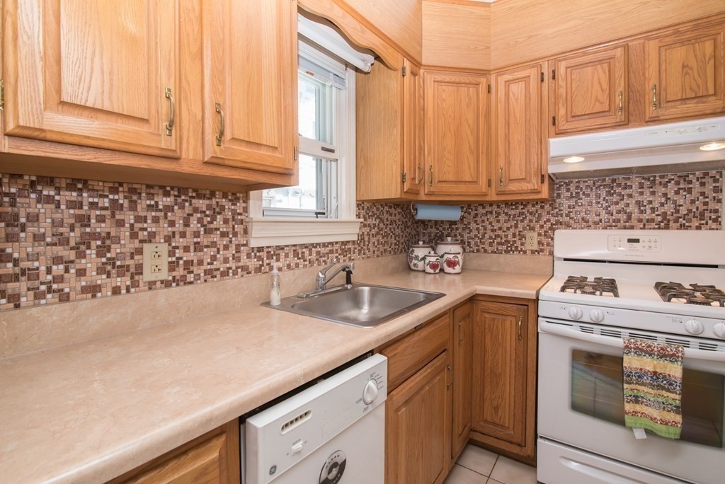 218 Court Road Winthrop, MA 02152 - Photo 11 of 36 Gallery Image 11