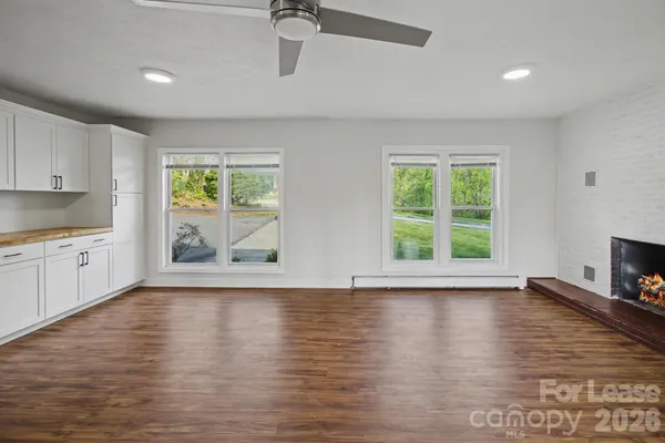 $2,100 | 415 Mountain View Road, Mars Hill, NC 28754