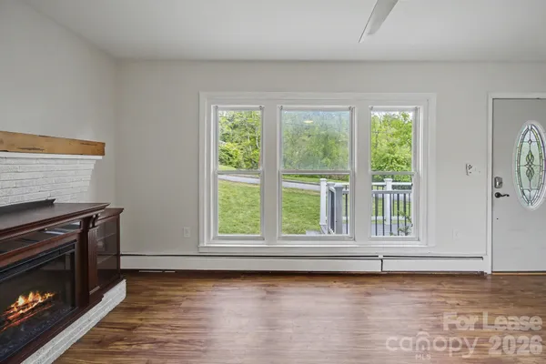 $2,100 | 415 Mountain View Road, Mars Hill, NC 28754