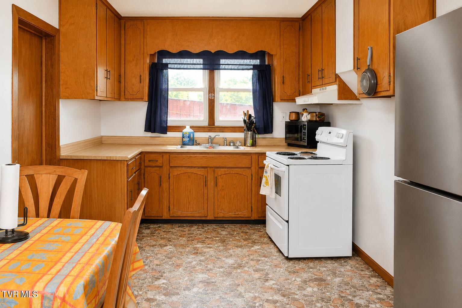 710 Colvert Road Mosheim, TN 37818 - Photo 9 of 57 kitchen 2