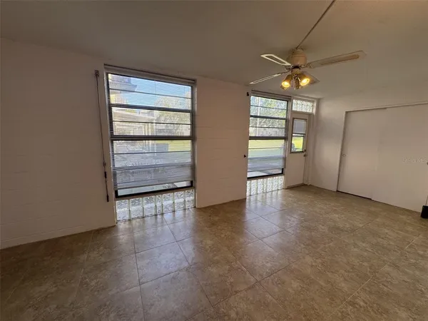 $1,500 | 2040 World Pkwy Boulevard, Unit 12, Clearwater, FL 33763