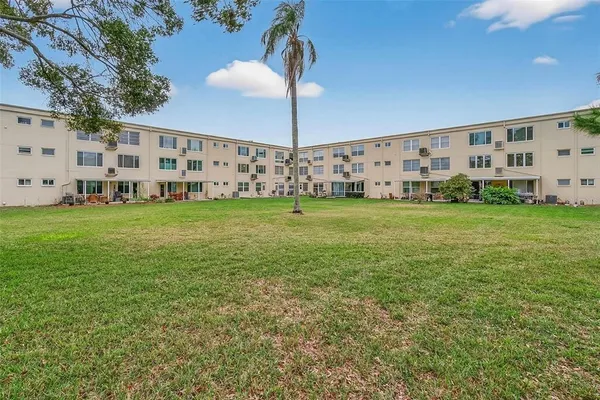 $1,500 | 2040 World Pkwy Boulevard, Unit 12, Clearwater, FL 33763
