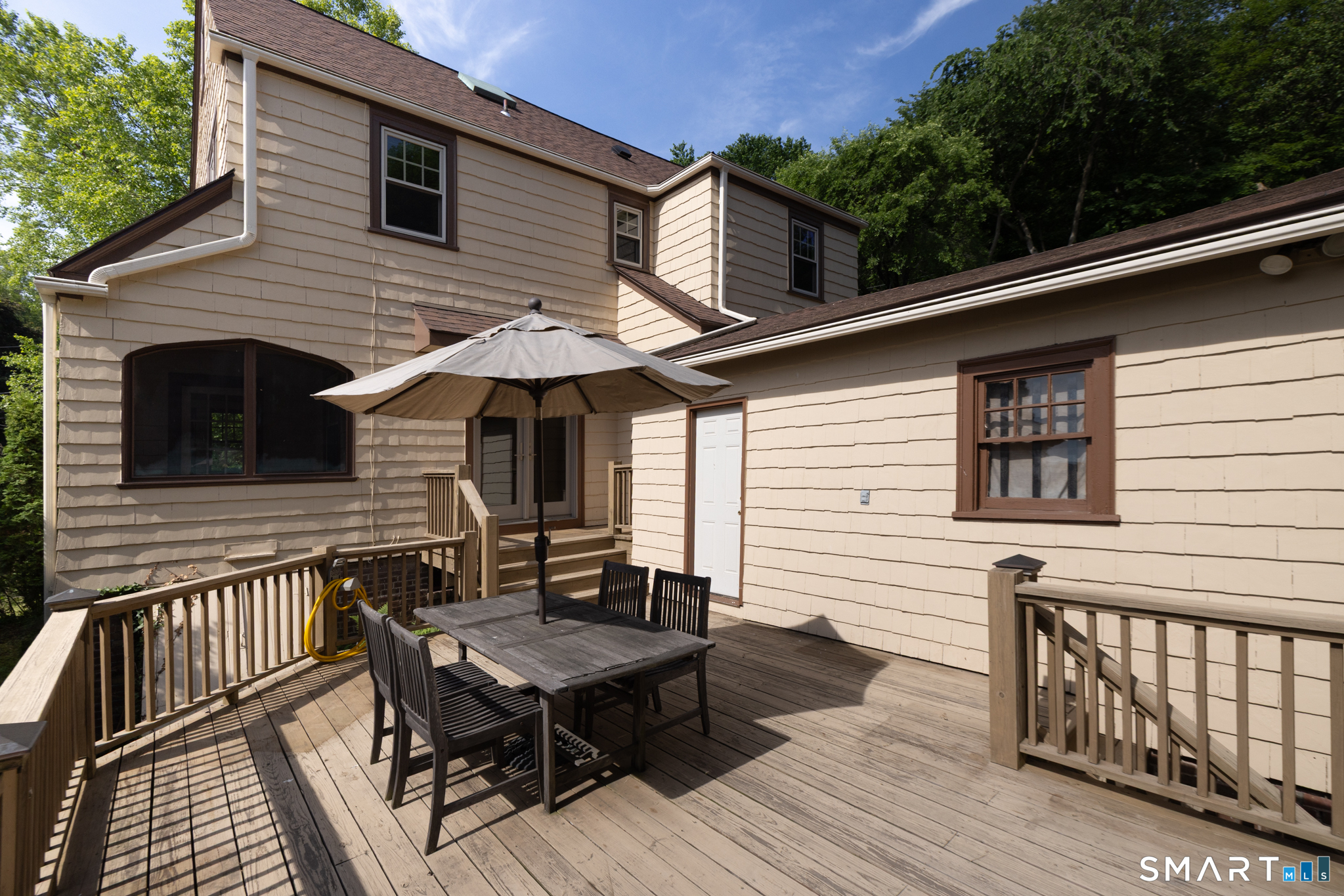127 Roger Road New Haven, CT 06515 - Photo 8 of 40