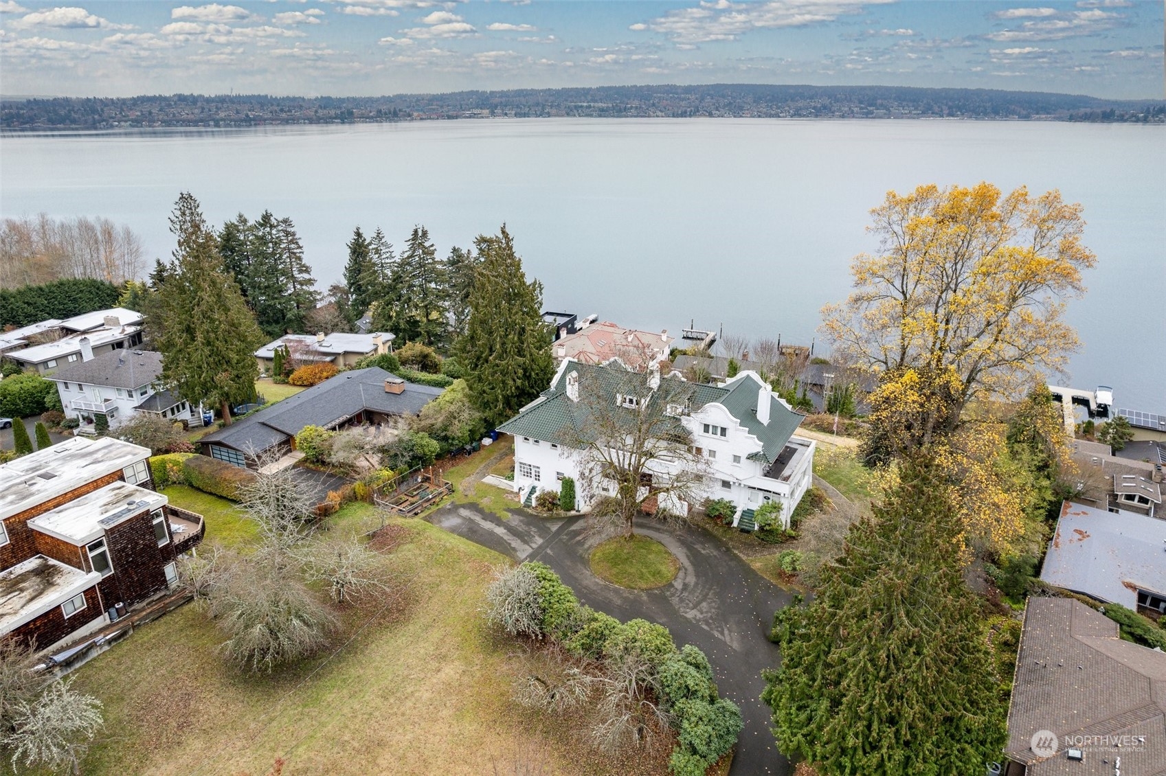6601 Northeast Windermere Road Seattle, WA 98115 - Photo 7 of 29 a view of lake
