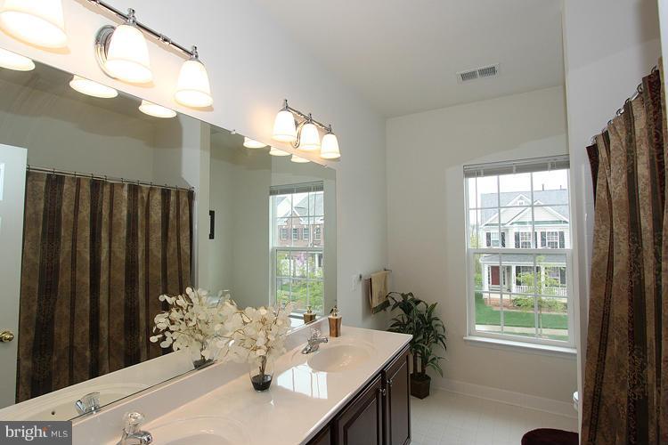12142 Cypress Spring Road Clarksburg, MD 20871 - Photo 11 of 30 Bath