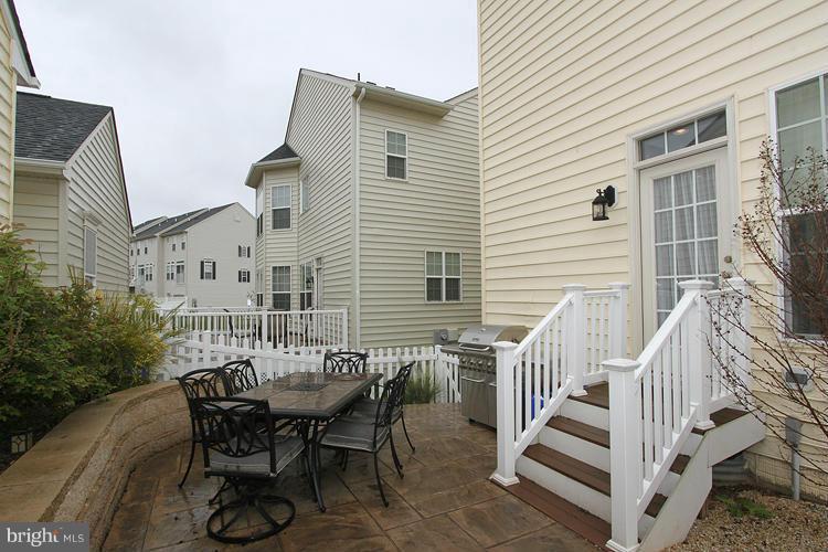 12142 Cypress Spring Road Clarksburg, MD 20871 - Photo 21 of 30 Exterior (Rear)
