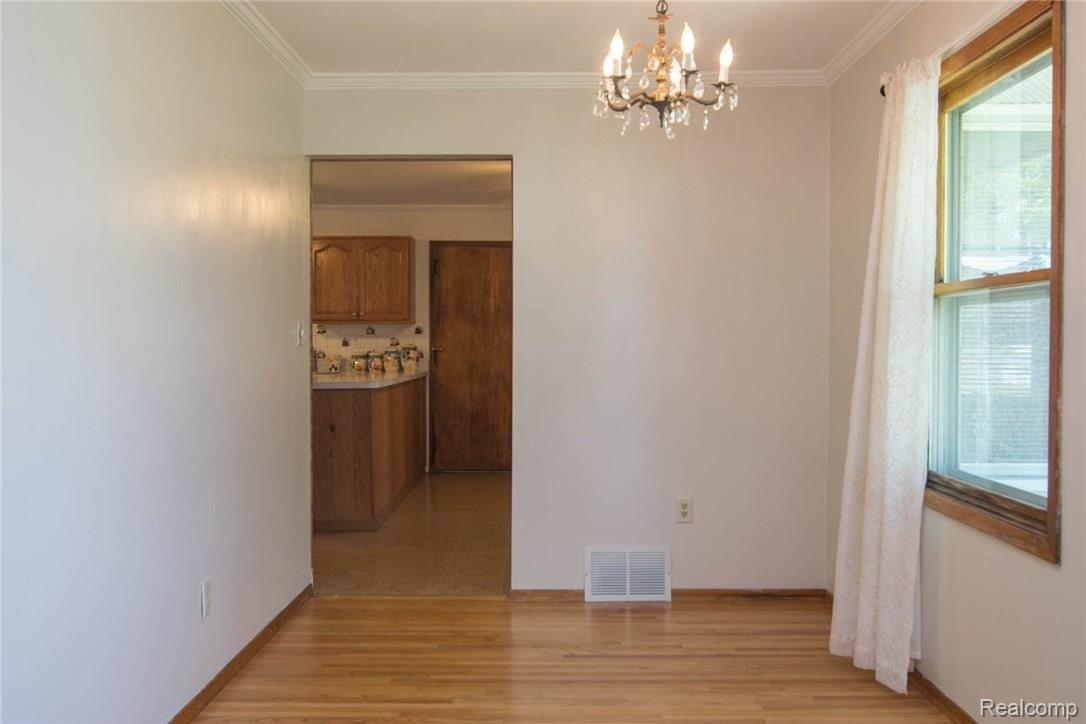11434 Grafton Road Carleton, MI 48117 - Photo 8 of 50 DSC_0767.jpg