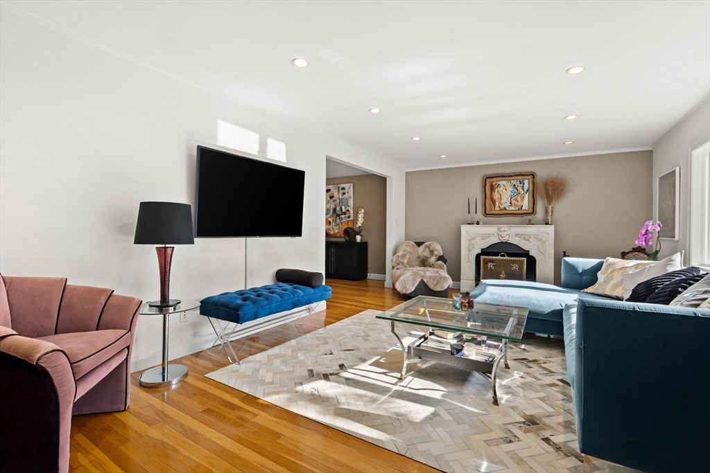 44 Windemere Road Wellesley, MA 02481 - Photo 6 of 39