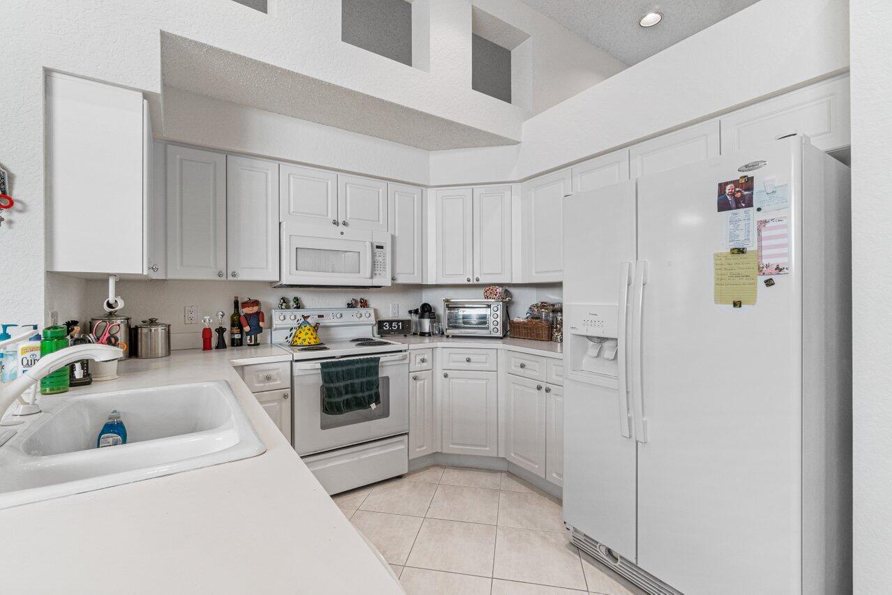2392 Northwest 67th Street Boca Raton, FL 33496 - Photo 12 of 50 010-2392Northwest67thStreet-BocaRaton-FL