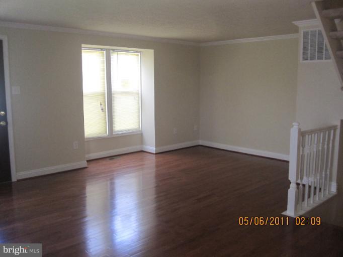 517 Riggs Court Frederick, MD 21703 - Photo 11 of 30 Living Room
