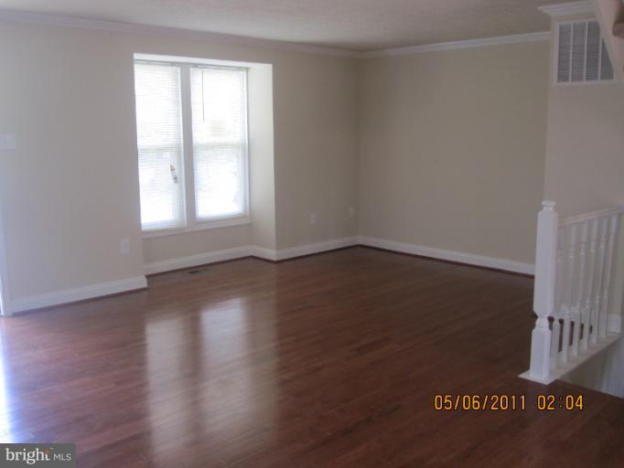517 Riggs Court Frederick, MD 21703 - Photo 15 of 30 Living Room