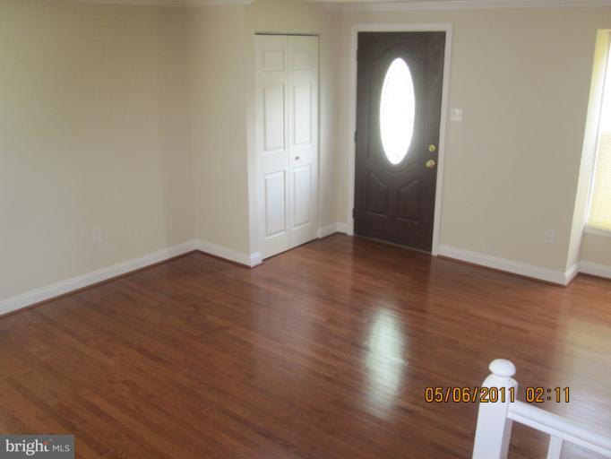 517 Riggs Court Frederick, MD 21703 - Photo 4 of 30 Living Room