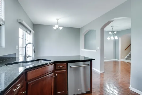 $2,800 | 417 Plaza Place, Aurora, IL 60504