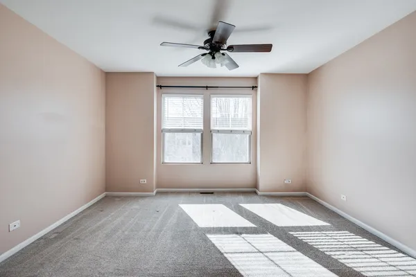 $2,800 | 417 Plaza Place, Aurora, IL 60504