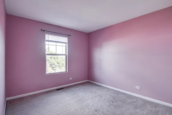 $2,800 | 417 Plaza Place, Aurora, IL 60504