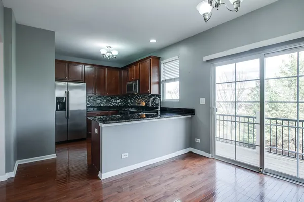 $2,800 | 417 Plaza Place, Aurora, IL 60504