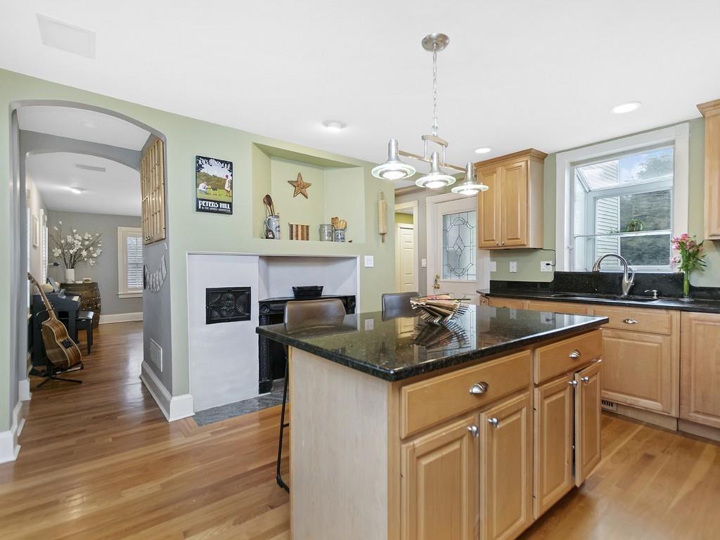 225 Raymond Road Sudbury, MA 01776 - Photo 12 of 37 Gallery Image 12