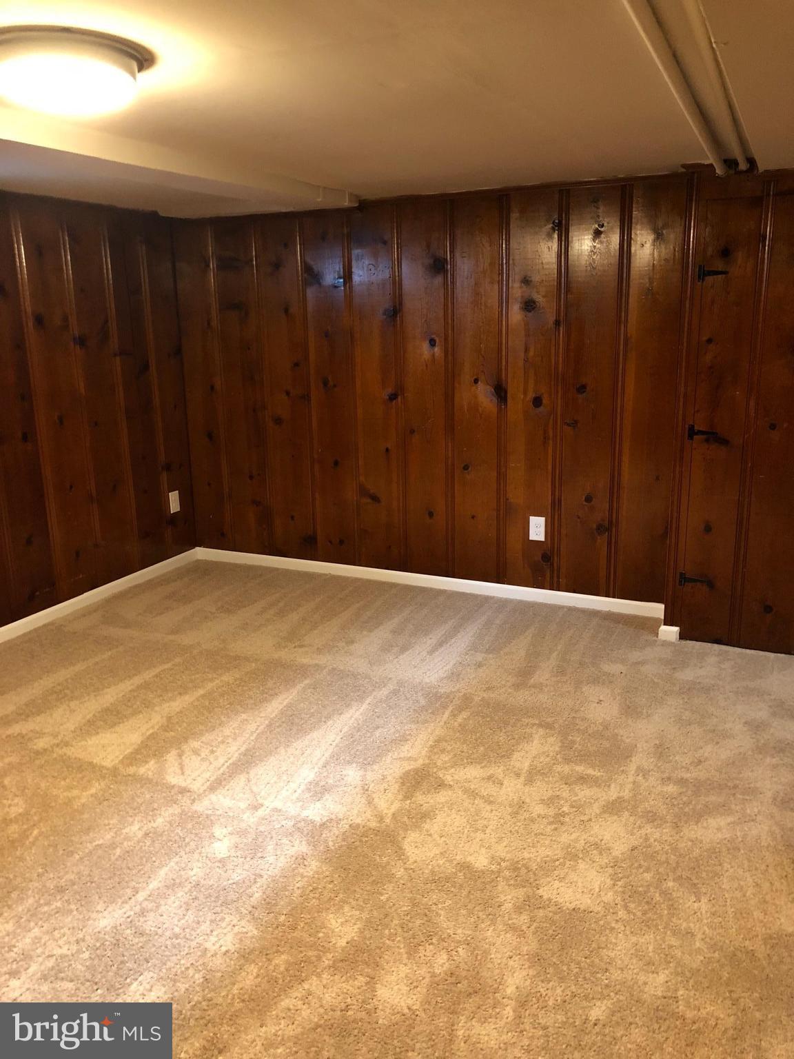 45 Upmanor Road Baltimore, MD 21229 - Photo 4 of 27 New carpet in LL Family room