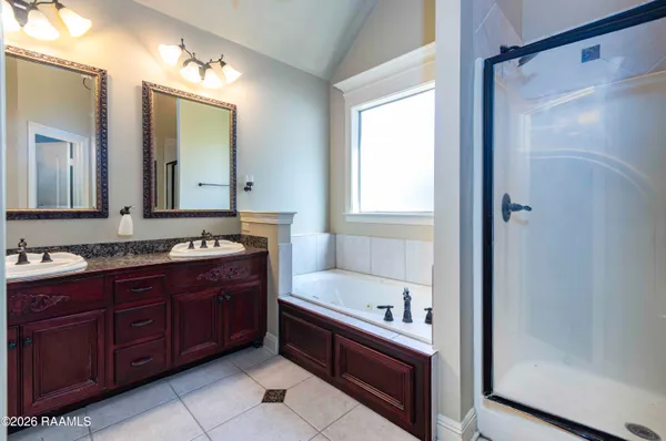 $2,400 | 209 Metairie Court, Lafayette, LA 70503