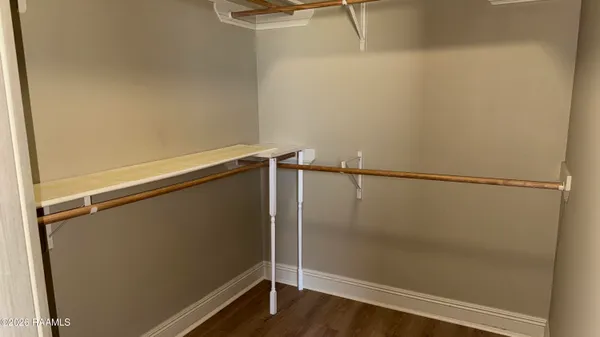 $2,400 | 209 Metairie Court, Lafayette, LA 70503