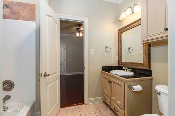 $2,400 | 209 Metairie Court, Lafayette, LA 70503