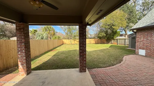 $2,400 | 209 Metairie Court, Lafayette, LA 70503