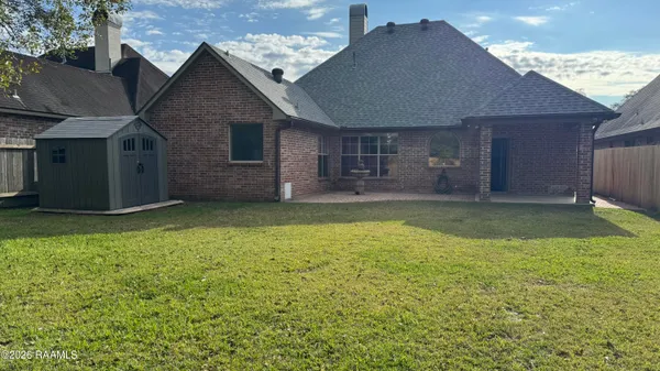 $2,400 | 209 Metairie Court, Lafayette, LA 70503