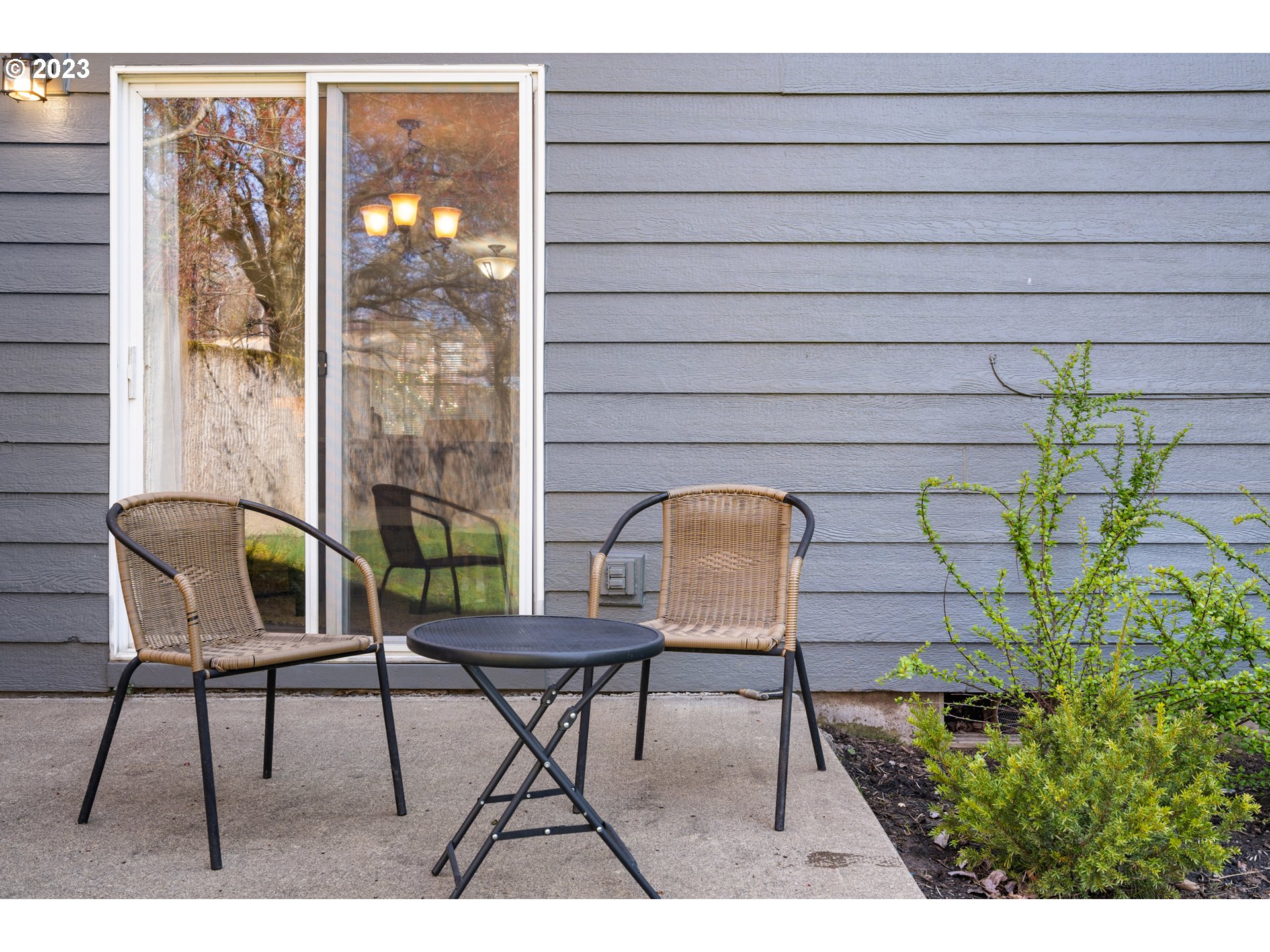 4525 North Colonial Avenue Portland, OR 97217 - Photo 29 of 35 a outdoor living space with furniture