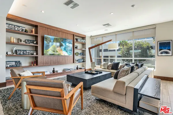 $3,850 | 10601 Washington Boulevard, Unit 405, Culver City, CA 90232