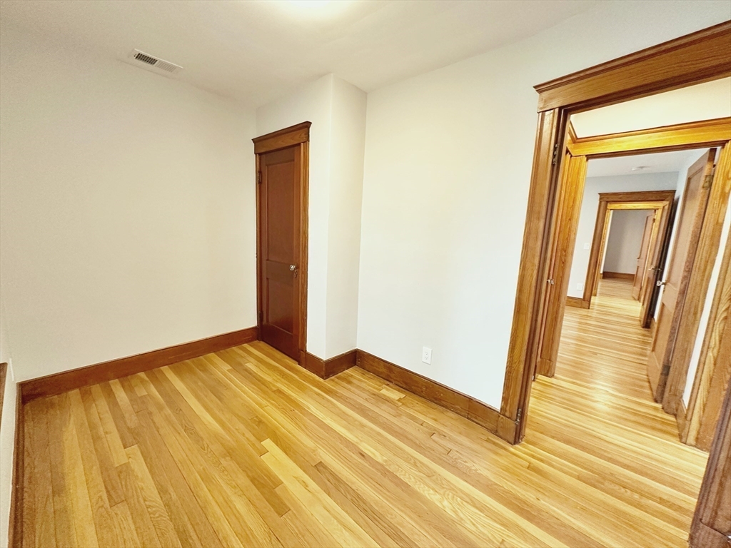 75 Governor Winthrop Road Somerville, MA 02145 - Photo 22 of 35