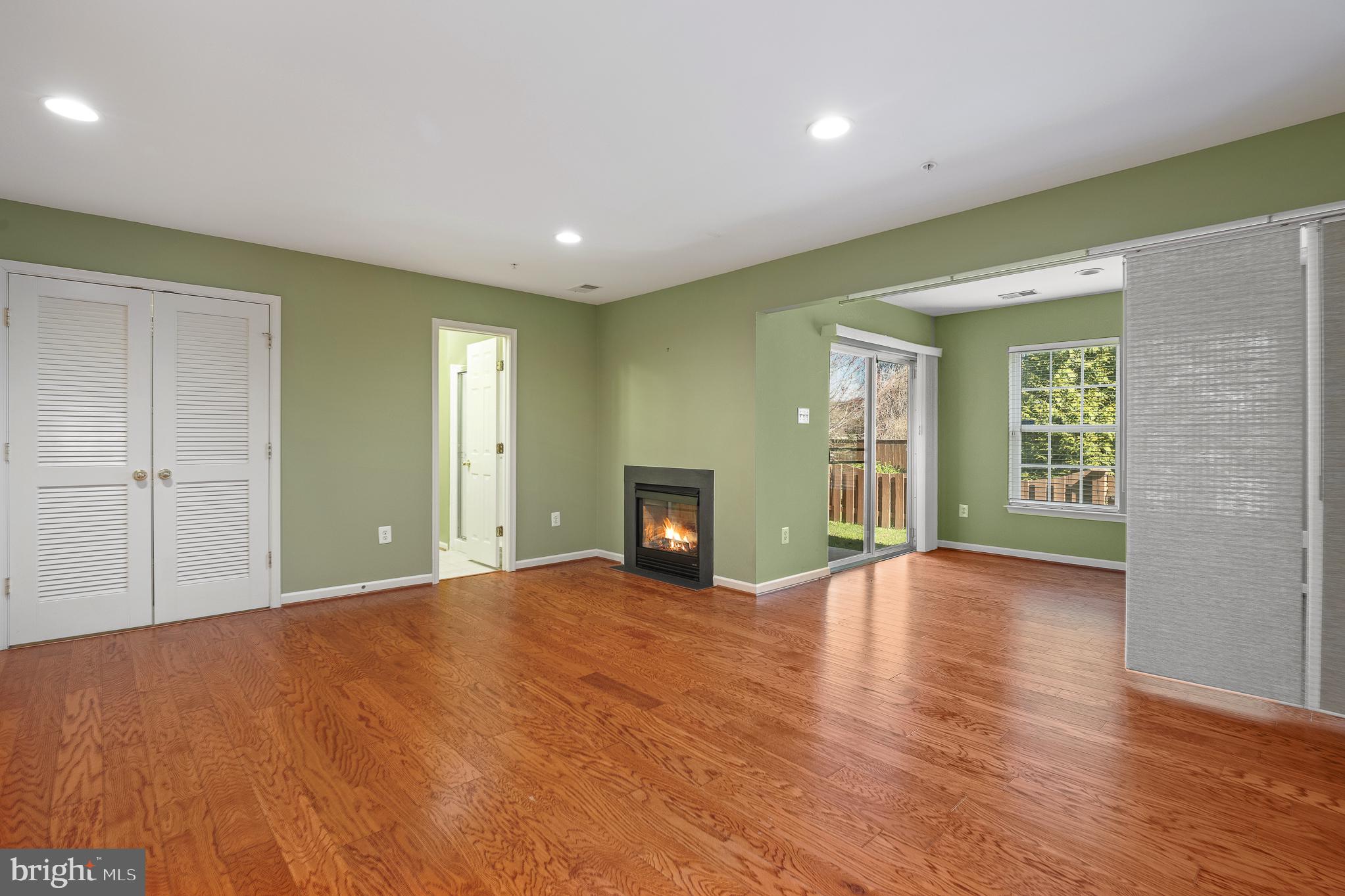 70 Two Rivers Drive Edgewater, MD 21037 - Photo 15 of 69 Bright and inviting living space.