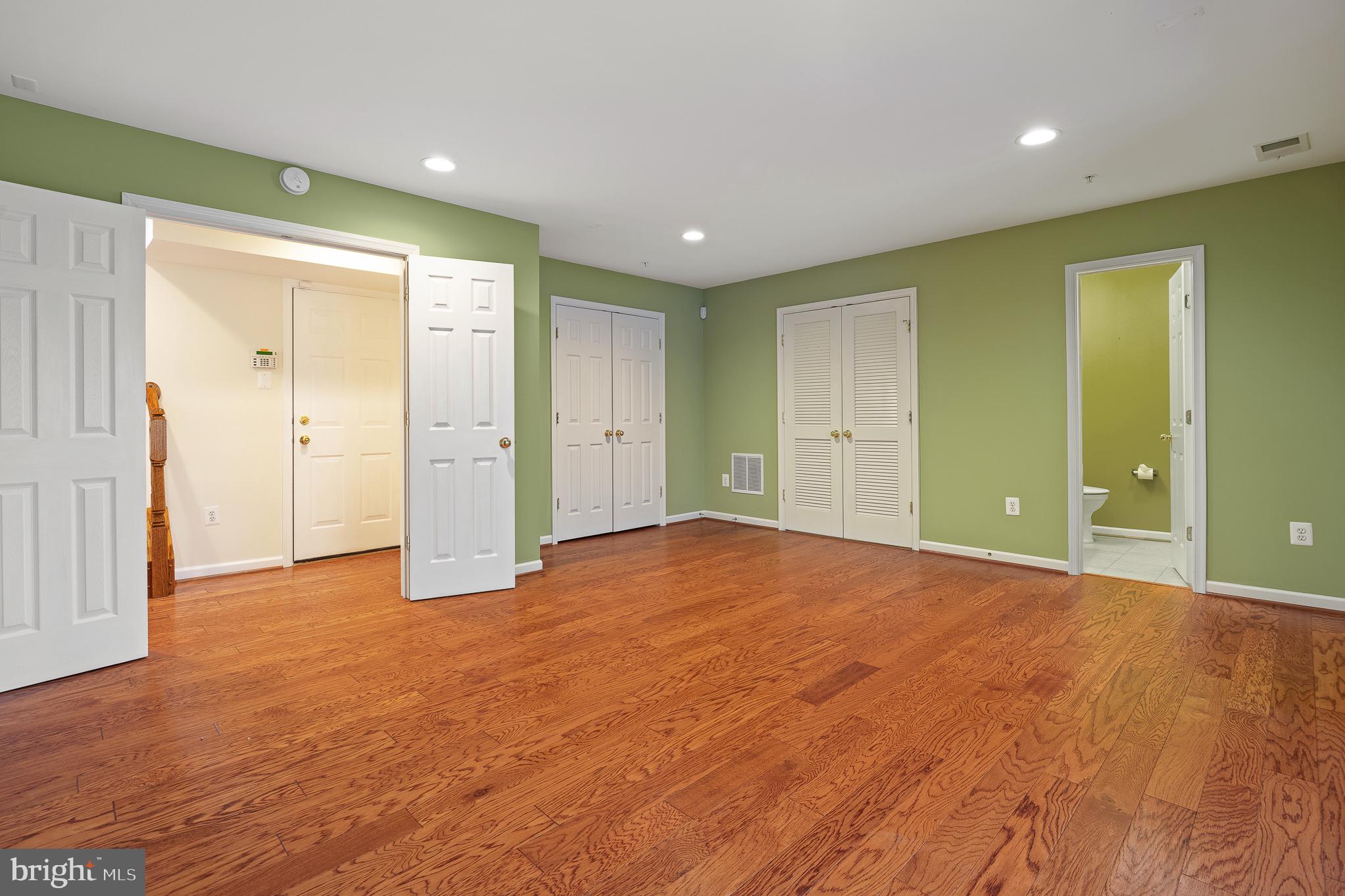 70 Two Rivers Drive Edgewater, MD 21037 - Photo 21 of 69 Spacious room with inviting hues.